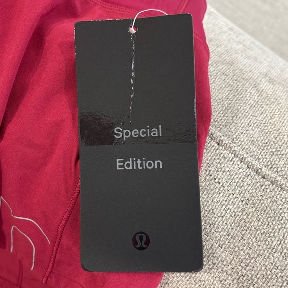 NWT Lululemon Speed Up Mid Rise Shorts *Graphic 4" Size 6 Special Edition - Picture 6 of 8